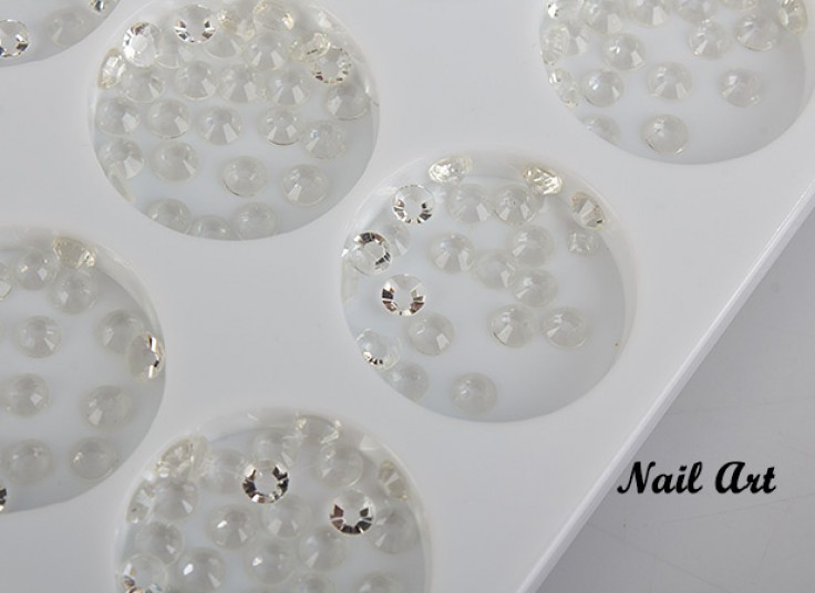 نگین و مهر ناخن Mei jia er