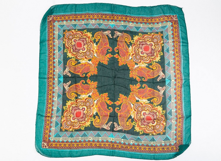 روسری سنتی حاشیه ساده