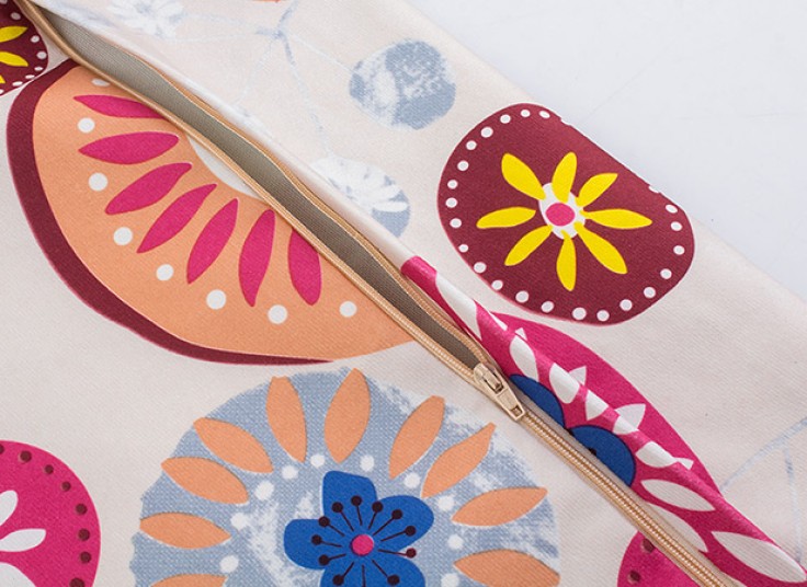 کاور کوسن طرح دار