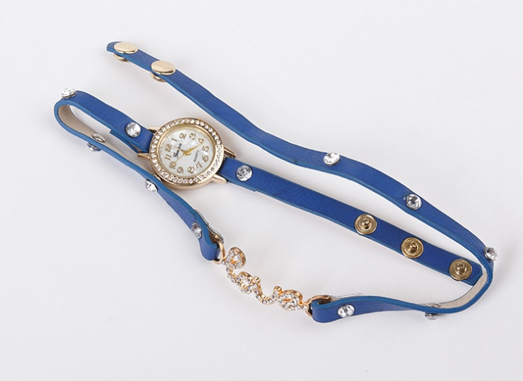 ساعت دستبندی زنانه LOVE