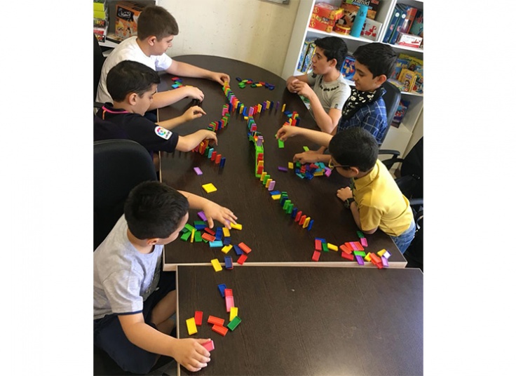 کلاس آموزش روبیک و انواع بازی های فکری