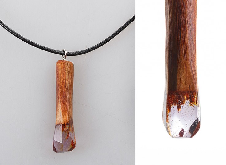 گردنبند چوبی نگین مینیاتوری