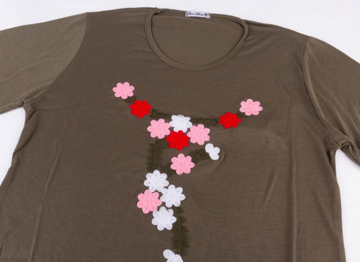 تیشرت زنانه گلدوزی شده Petal