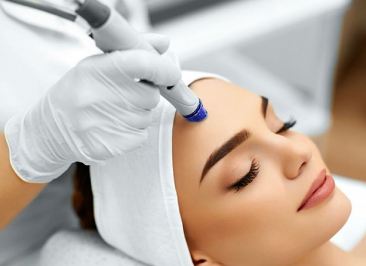 میکرودرم و RF کلینیک تاجیک