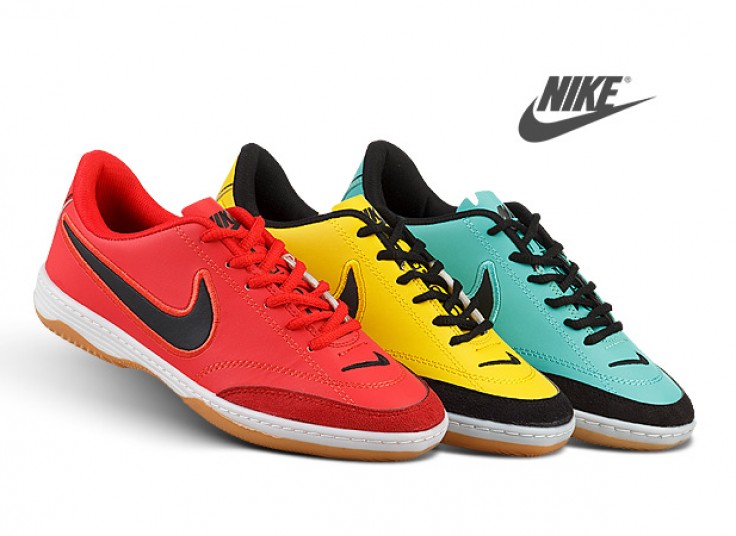 کفش فوتبالی طرح NIKE