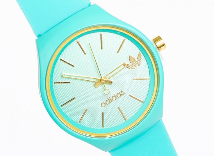 ساعت مچی طرح Adidas