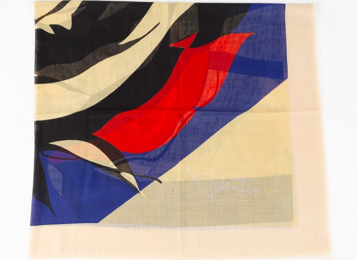 روسری نخی طرح Valentino