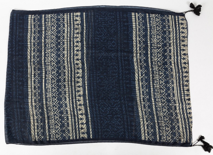 شال نخی منگوله دار