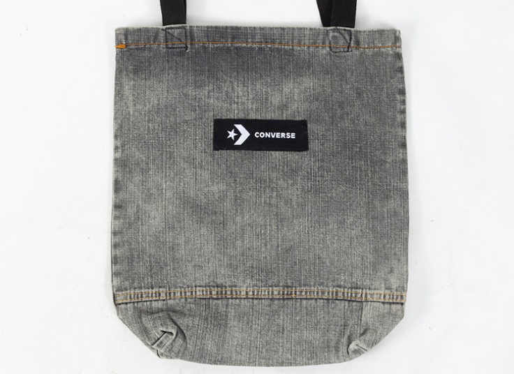 تت بگ جین طرح Converse