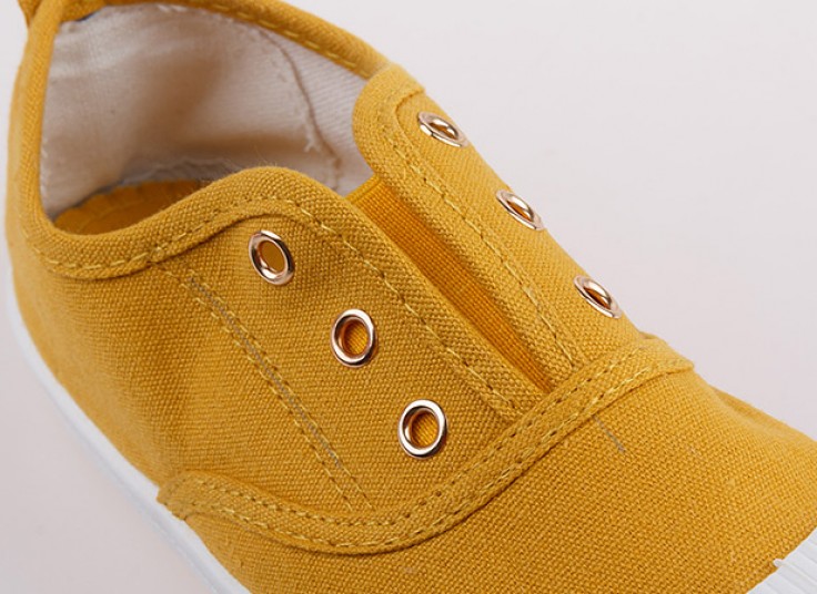 کفش اسنیکرز بچگانه