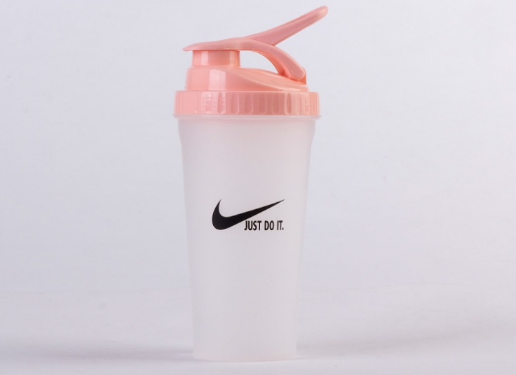 شیکر ورزشی طرح Nike