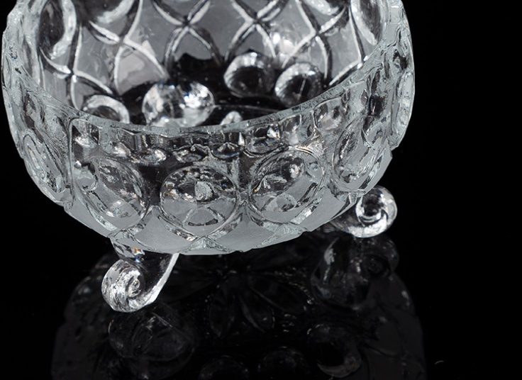 ظرف ترشی پایه دار