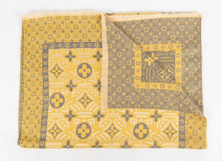 شال موهر louis vuitton