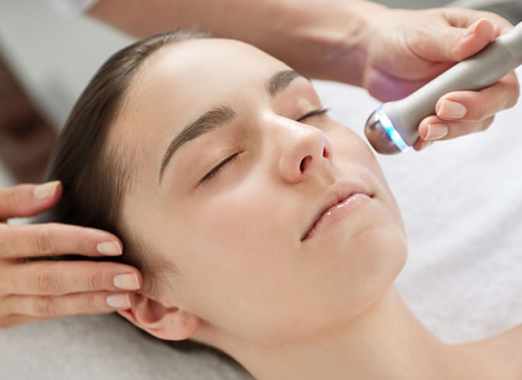 لیزر روشن کننده ناحیه ای کلینیک آفتاب تابان