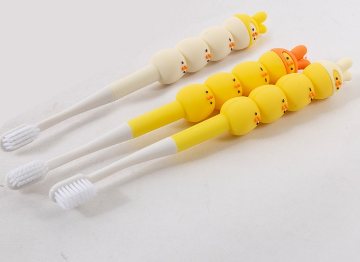 مسواک بچگانه فانتزی