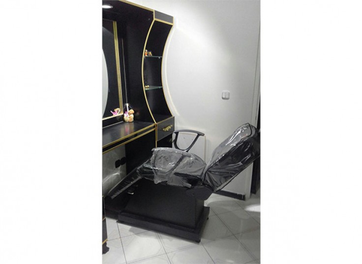 سالن زیبایی ماه پیشونی