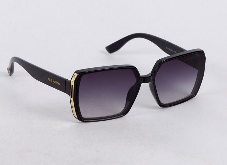عینک آفتابی زنانه LouisVuitton مدل 7512