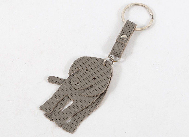 جاسوئیچی چرم