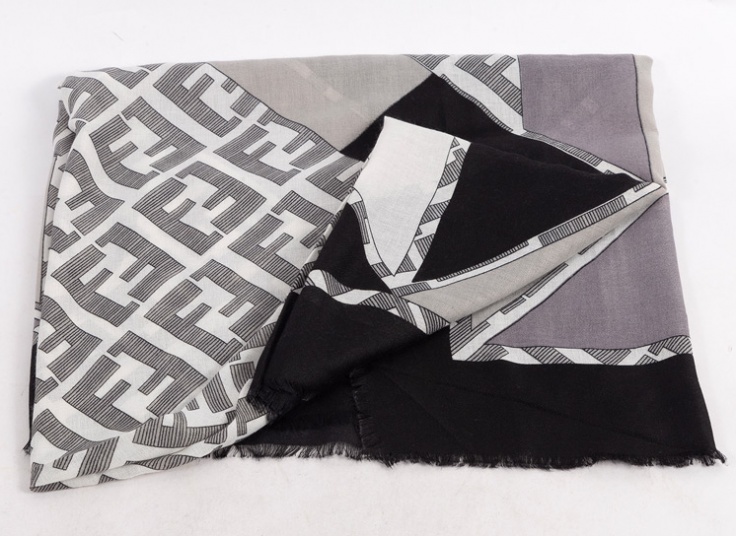 روسری زنانه طرحدار