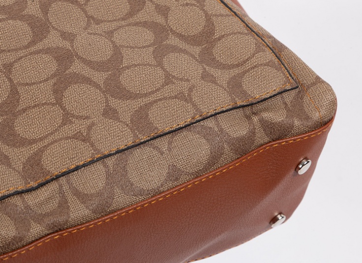 کیف زنانه طرح Coach