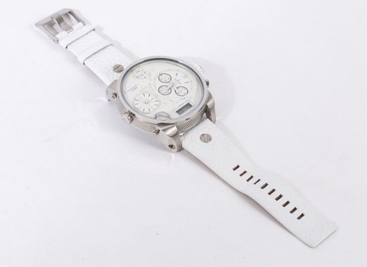 ساعت مچی چهار زمانه طرح Diesel