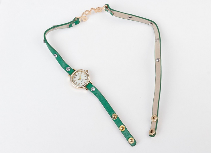 ساعت دستبندی زنانه LOVE