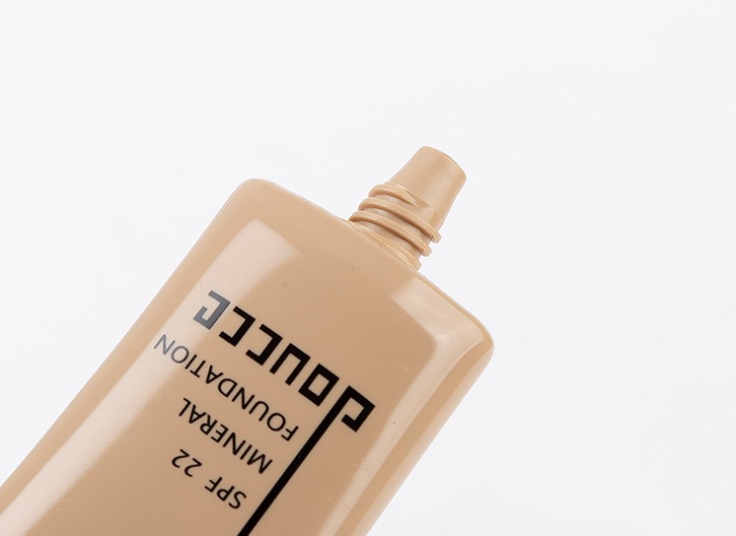 کرم پودر کانسیلردار طرح doucce