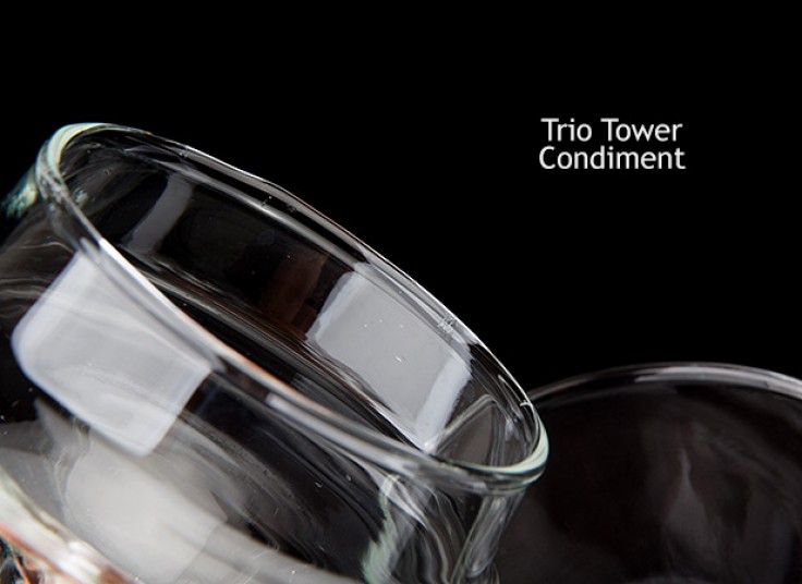 برج شیشه ای سه طبقه