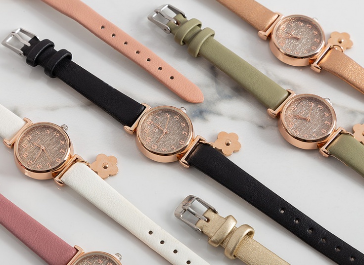 ساعت زنانه آویز دار Dior