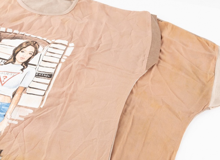 تیشرت فری‌سایز طرح دختر