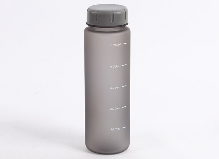 بطری آب پلاستیکی