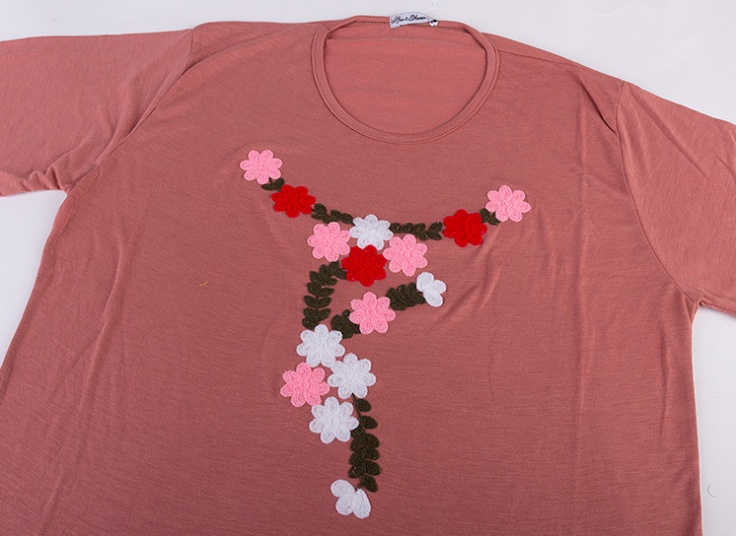 تیشرت زنانه گلدوزی شده Petal