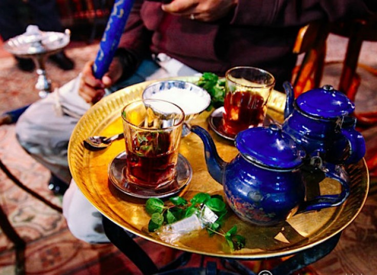 سرویس چای و قلیان سفره خانه چاردیواری