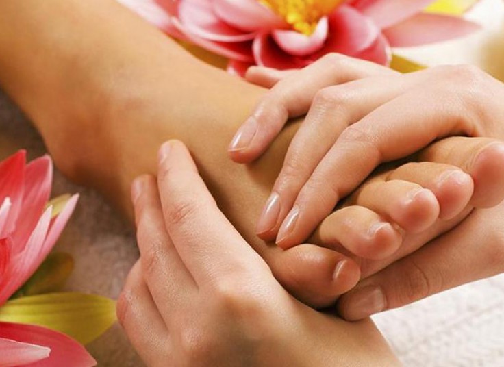 ماساژ پا مرکز آروما