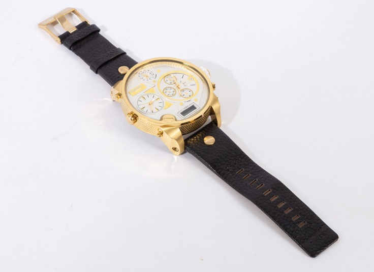 ساعت مچی چهار زمانه طرح Diesel