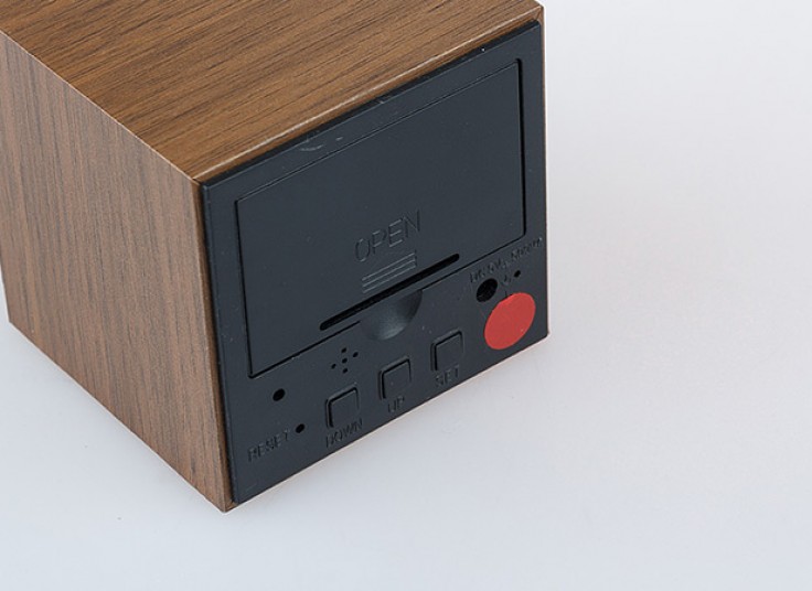 ساعت مربع رومیزی Wooden Clock