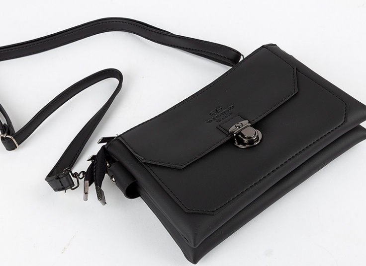 کیف دوشی زنانه Valentino