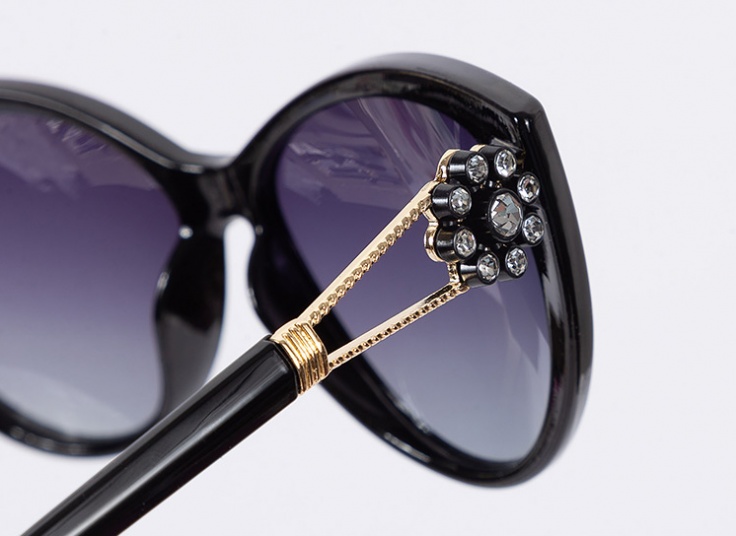 عینک زنانه Manchini