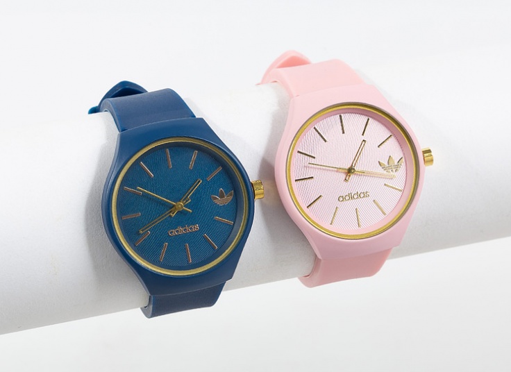 ساعت مچی طرح Adidas