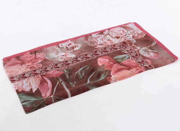 روسری طرح گل نخی