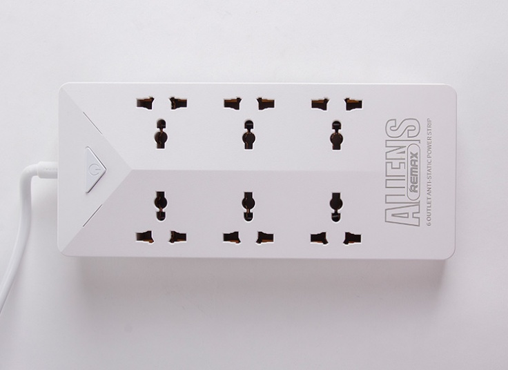 چندراهی برق Remax مدل RU-S4