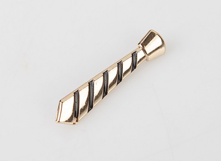 سنجاق سینه و کراوات