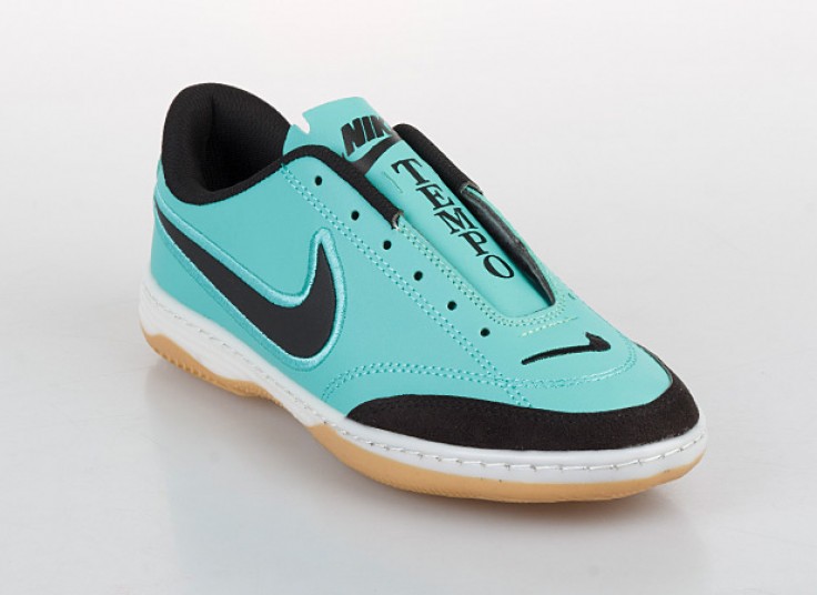 کفش فوتبالی طرح NIKE