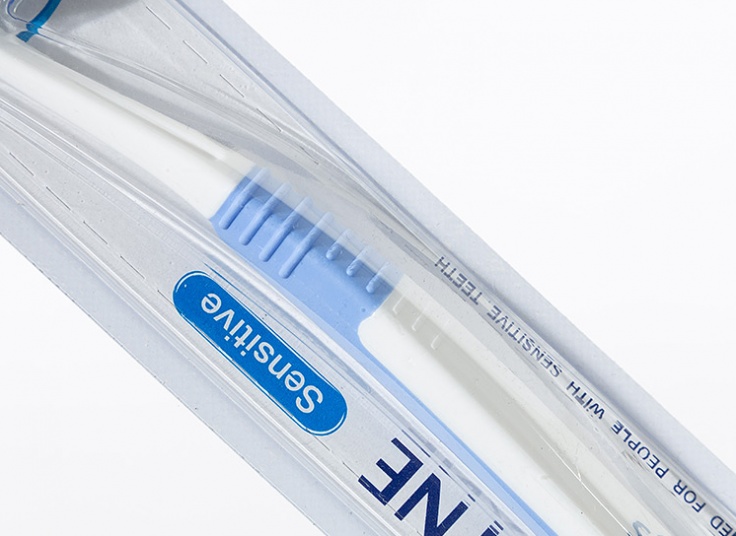 مسواک SENSODYNE مدل Sensitive Soft