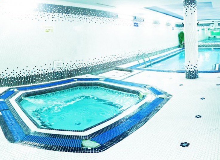 استخر هتل پارسی