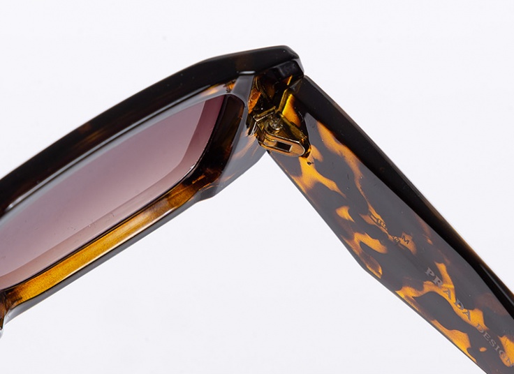 عینک آفتابی زنانه طرح Prada مدل 21100