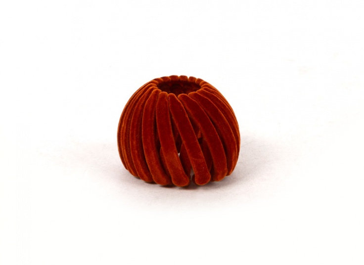 کلیپس گوجه‌ای مخملی