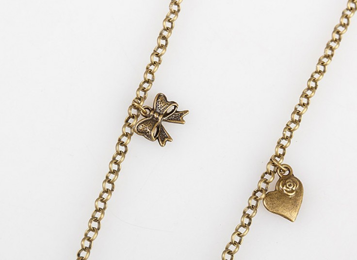 زیورآلات گلدوزی شده