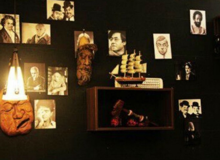 مرغ سوخاری در کافه لاوین