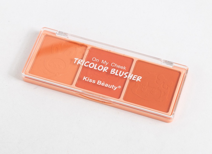 پالت رژگونه 3تایی kiss beauty